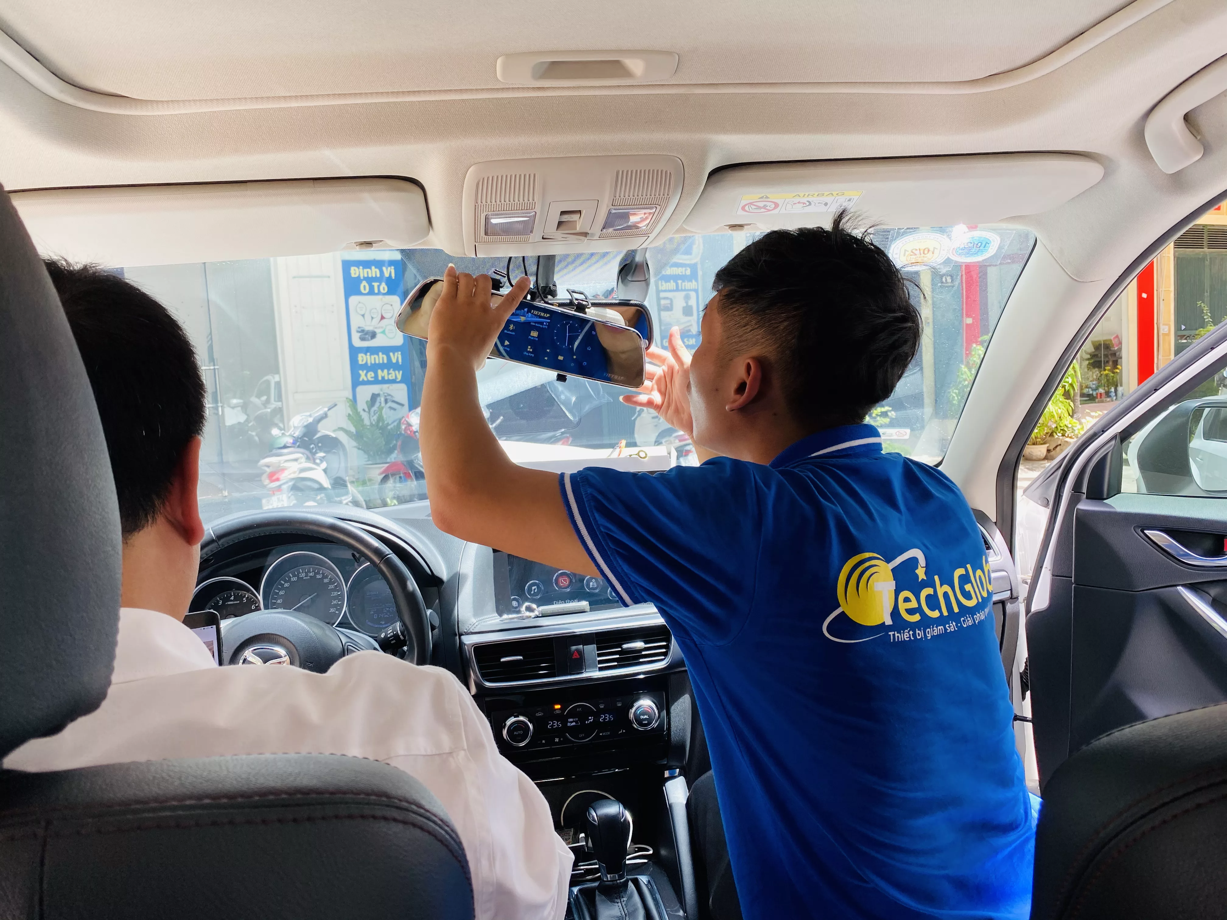 Lắp Đặt - Gắn - Ráp Camera Hành Trình Ô Tô Ở Đâu Uy Tín Và Chất Lượng Nhất Hiện Nay?