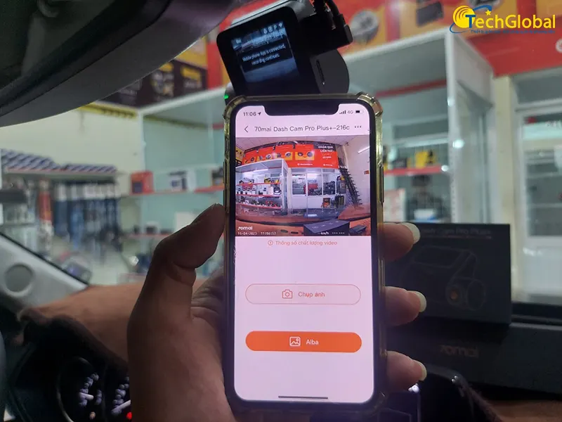 Camera hành trình Xiaomi 70mai A500S ghi hình trước sau kết nối wifi để xem qua điện thoại