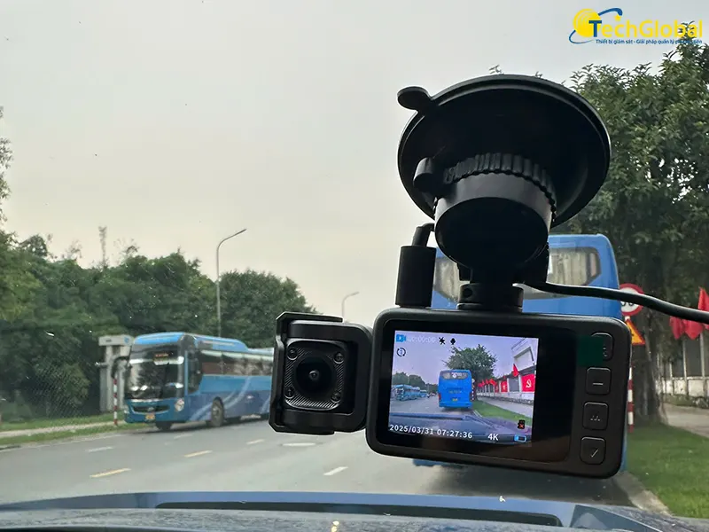 Camera hành trình 2 mắt là gì