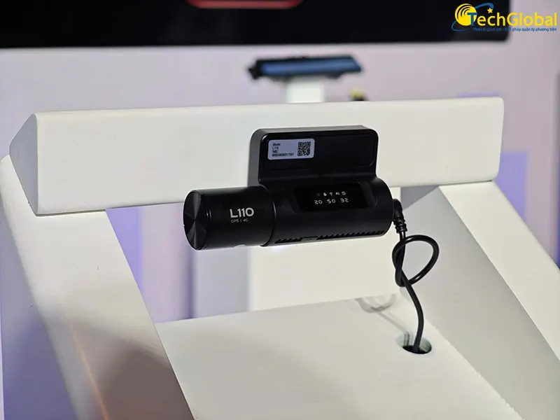 Camera hành trình có cảnh báo giao thông Vietmap L110