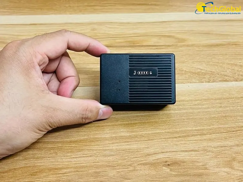 Thiết bị định vị dùng pin LL305 cho ô tô