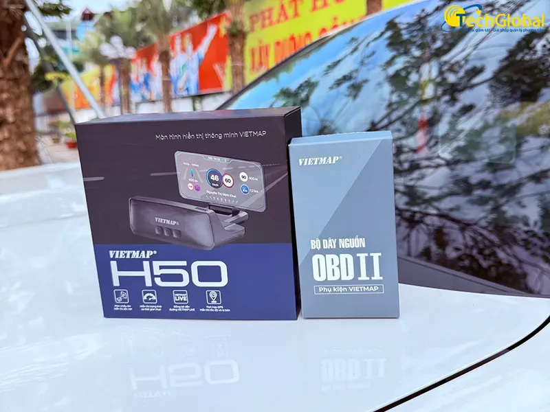Màn HUD Vietmap H50 và cổng OBD II