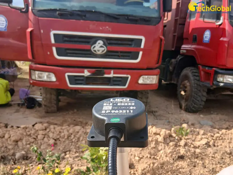 Lắp thiết bị cảm biến để kiểm soát mức nhiên liệu nạp/tiêu thụ/xả