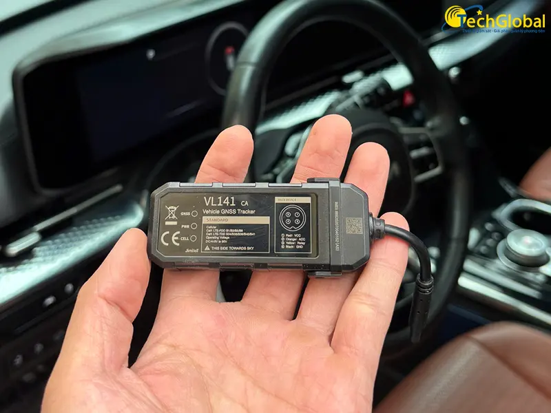 Định vị xe hơi có dây