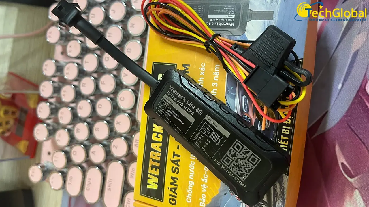 Định vị WeTrack Lite 4G cho xe máy, ô tô